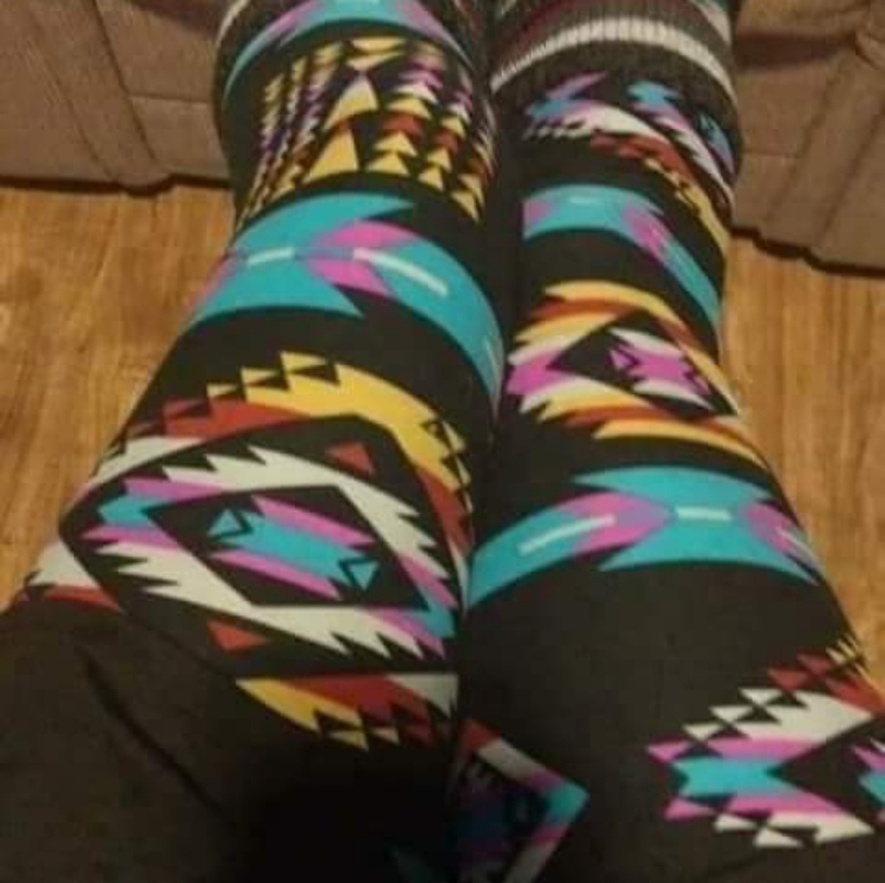 One Size Multi Color Aztec Stripe Print Leggings